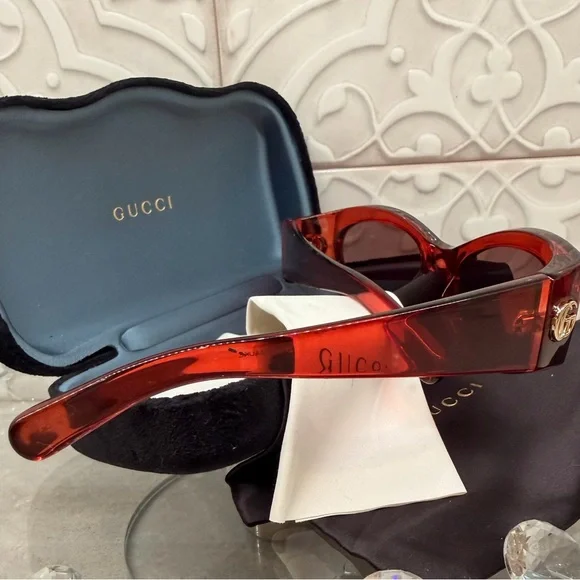 GUCCI RED WOMEN OVAL SUNGLASSES GG1401S 003 NEW ✨ display picture 1